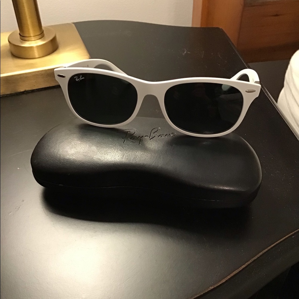 Ray-Ban Uni-Sex Sunglasses White Liteforce